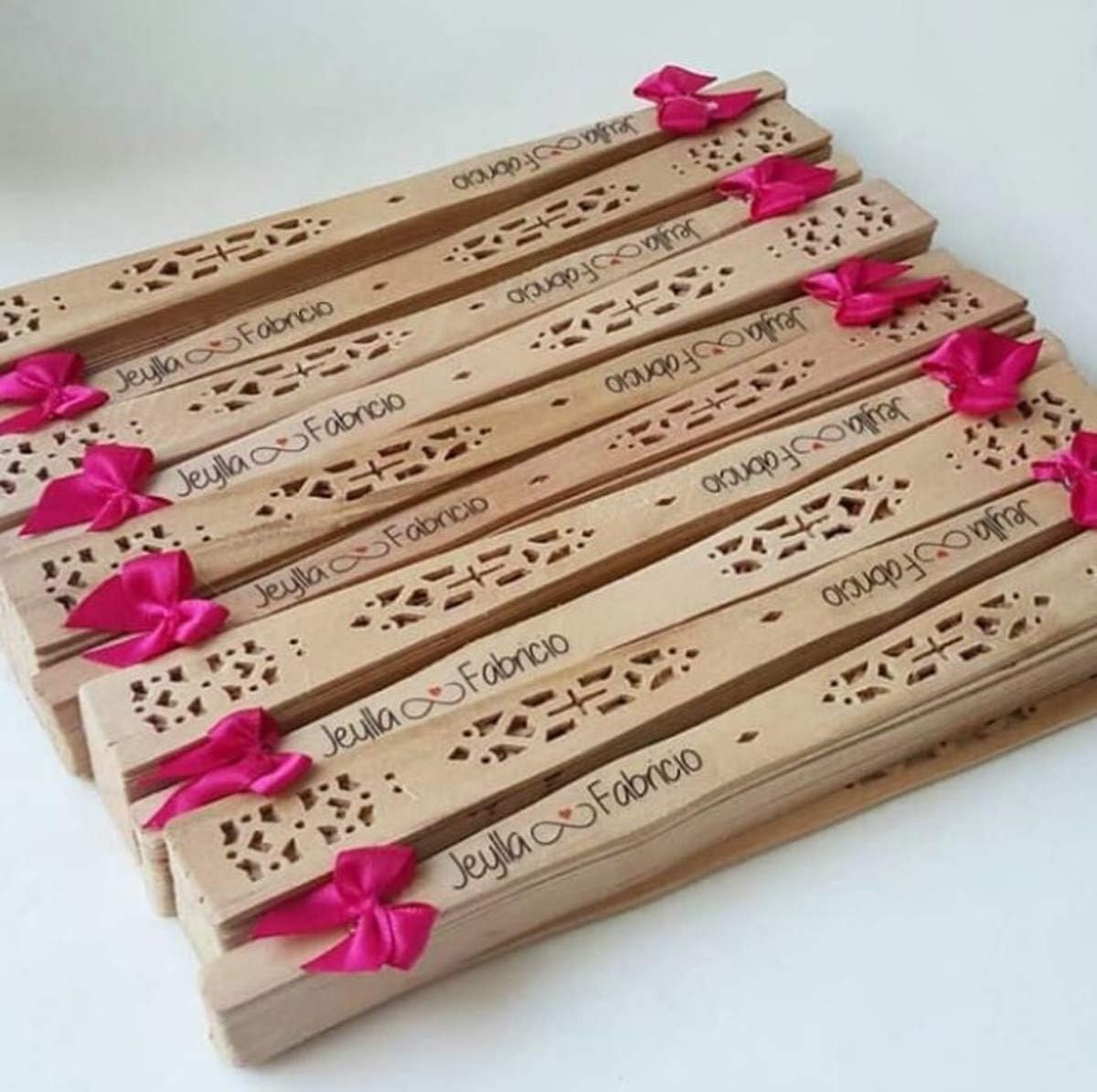 60 VENTAGLI di Legno Chiaro Intagliato Decorato per Matrimoni Compleanni Eventi Idea SPOSI Wedding Sposa